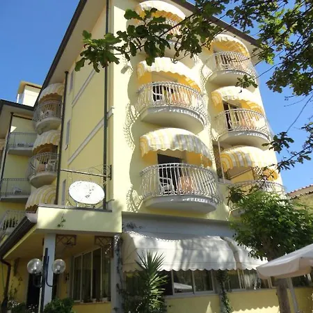 San Siro 3* Marina di Pietrasanta